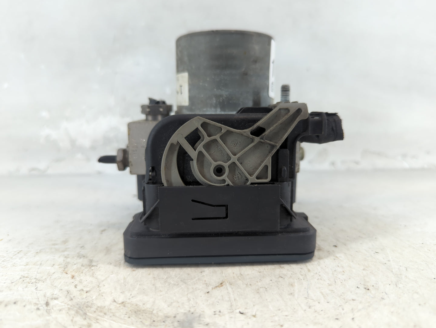 2014-2019 Ford Taurus ABS Pump Control Module Replacement P/N:DG13-2C405-B Fits Fits 2014 2015 2016 2017 2018 2019 OEM Used 