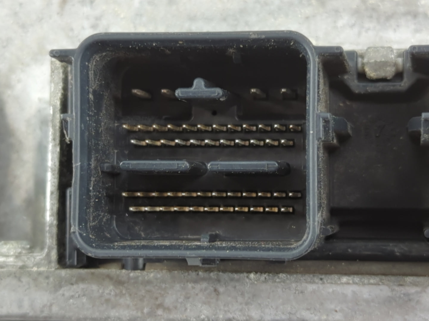 2013-2016 Ford Taurus PCM Engine Control Computer ECU ECM PCU OEM P/N:DG1A-12B684-EA DG1A-12A650-SB Fits Fits 2013 2014 2015