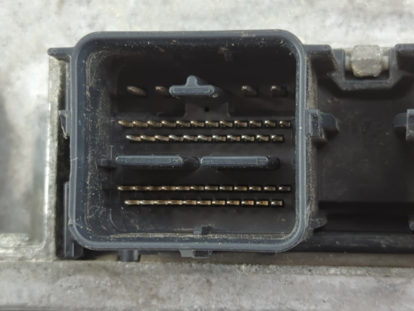 2013-2016 Ford Taurus PCM Engine Control Computer ECU ECM PCU OEM P/N:DG1A-12B684-EA DG1A-12A650-SB Fits Fits 2013 2014 2015