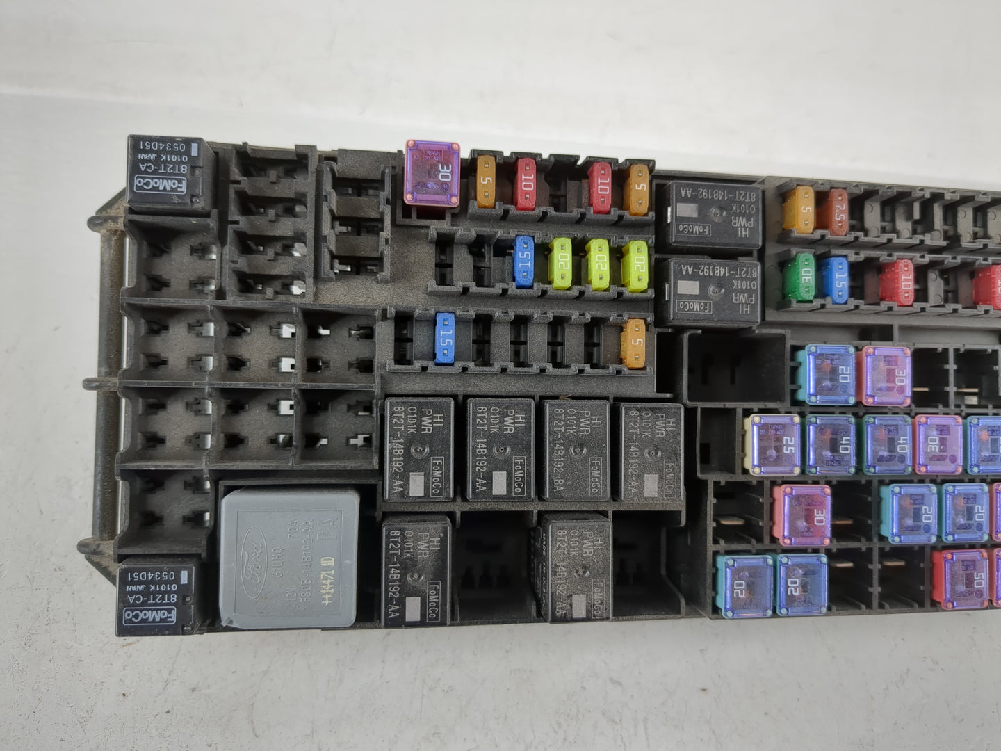 2013-2016 Ford Taurus Fusebox Fuse Box Panel Relay Module P/N:DG1T-14A003-BA Fits Fits 2013 2014 2015 2016 OEM Used Auto Par