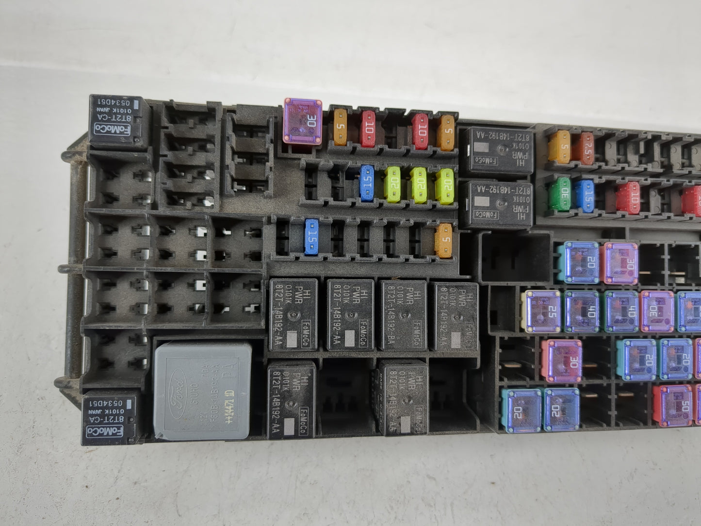 2013-2016 Ford Taurus Fusebox Fuse Box Panel Relay Module P/N:DG1T-14A003-BA Fits Fits 2013 2014 2015 2016 OEM Used Auto Par