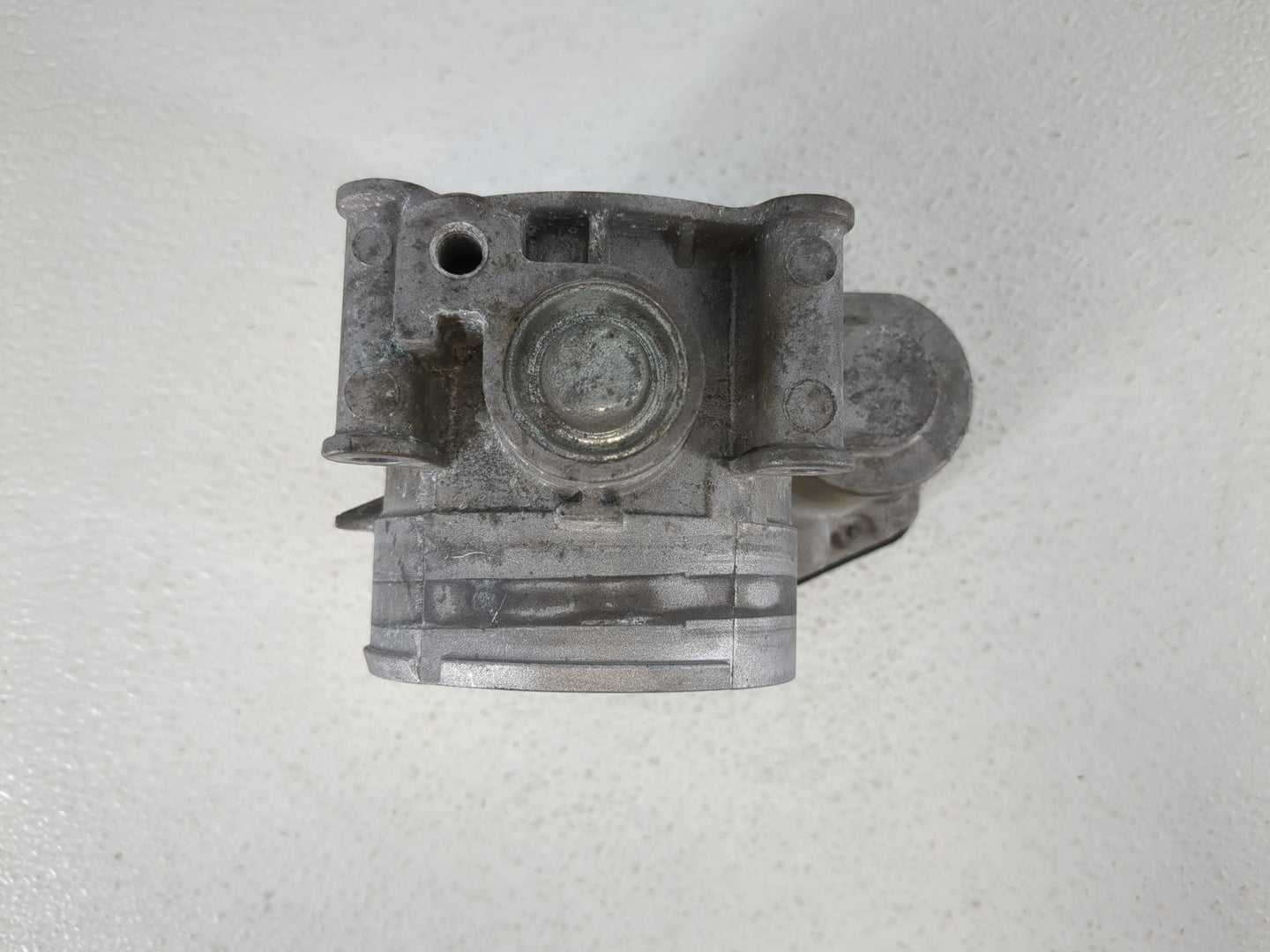 2013-2019 Ford Taurus Throttle Body P/N:AT4E-9F991-EH Fits Fits 2011 2012 2013 2014 2015 2016 2017 2018 2019 OEM Used Auto P