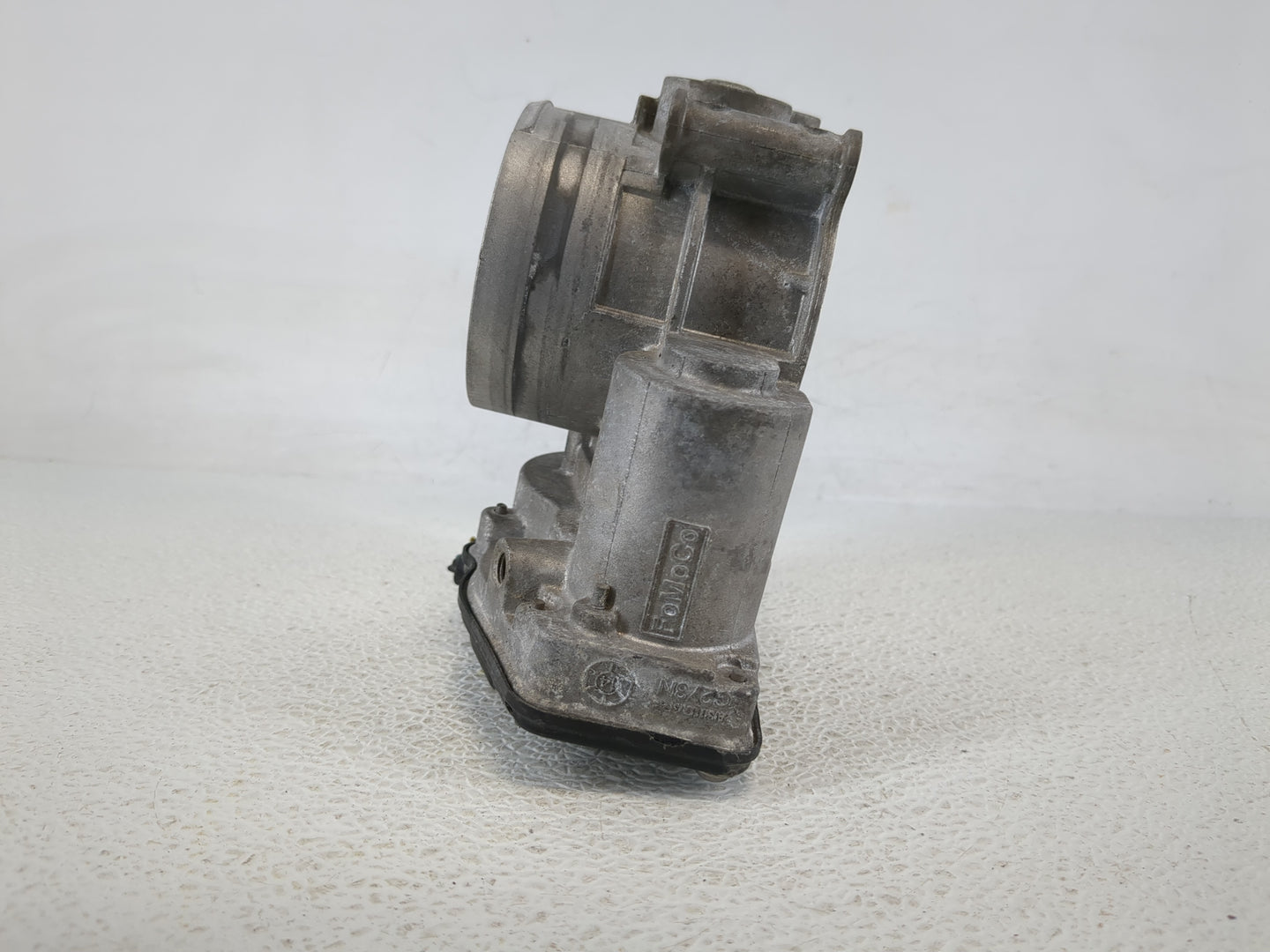 2013-2019 Ford Taurus Throttle Body P/N:AT4E-9F991-EH Fits Fits 2011 2012 2013 2014 2015 2016 2017 2018 2019 OEM Used Auto P