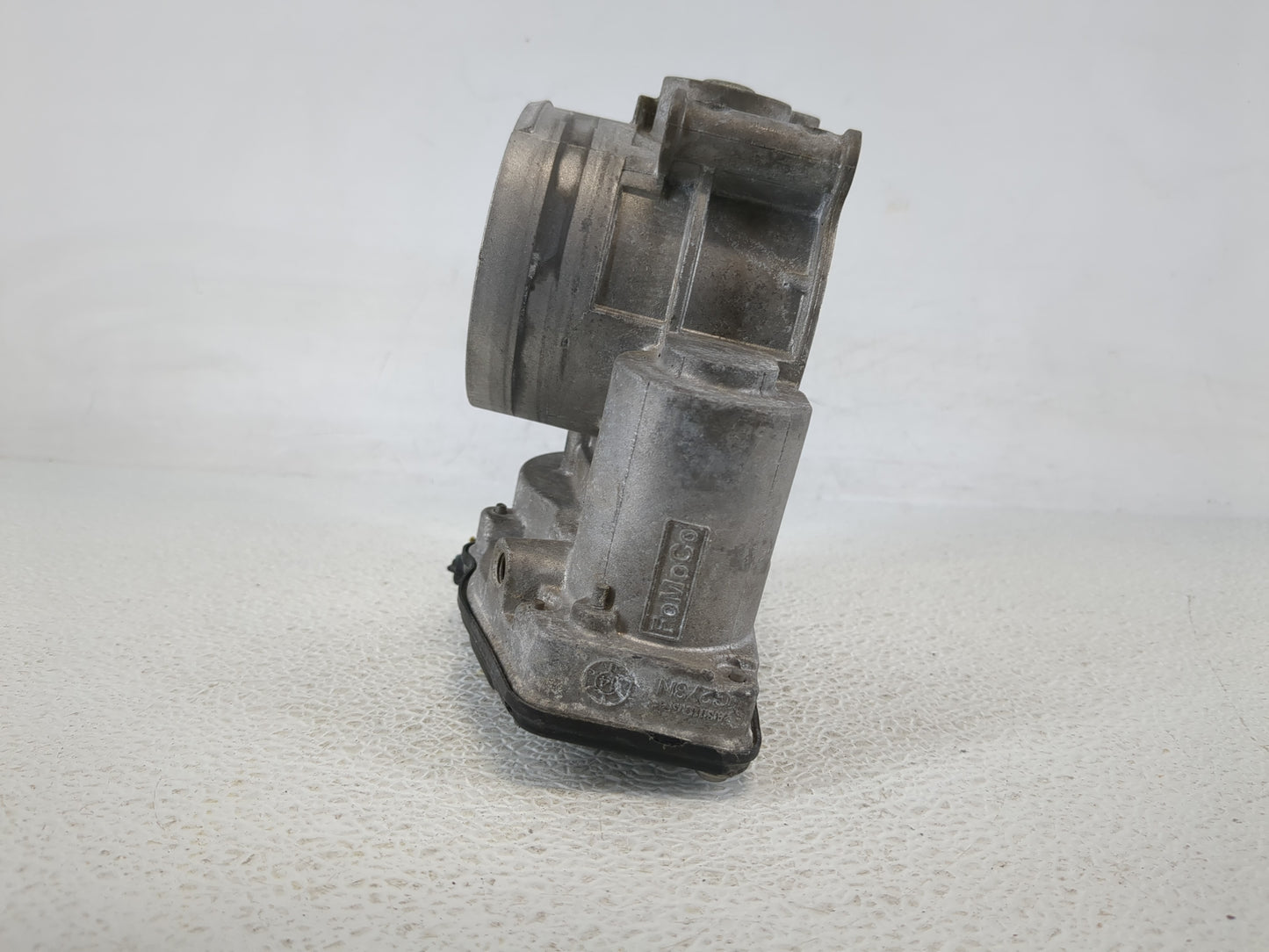 2013-2019 Ford Taurus Throttle Body P/N:AT4E-9F991-EH Fits Fits 2011 2012 2013 2014 2015 2016 2017 2018 2019 OEM Used Auto P