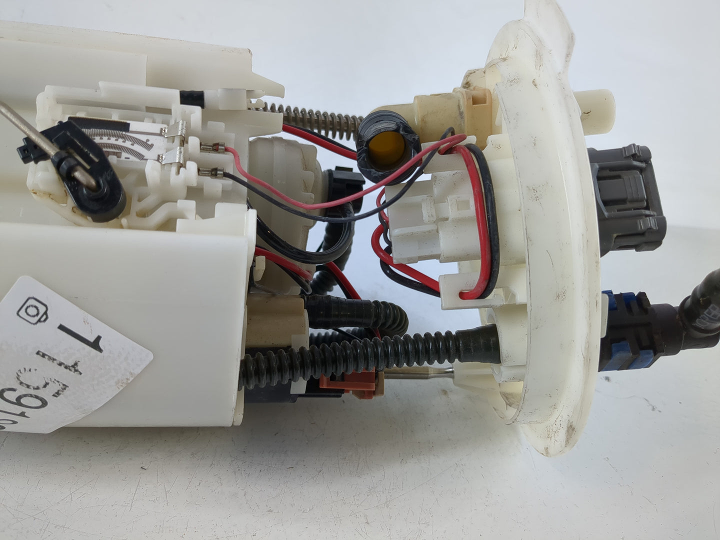 2013-2019 Ford Taurus Electrical Gas Fuel Pump Assembly - Oemusedautoparts1.com