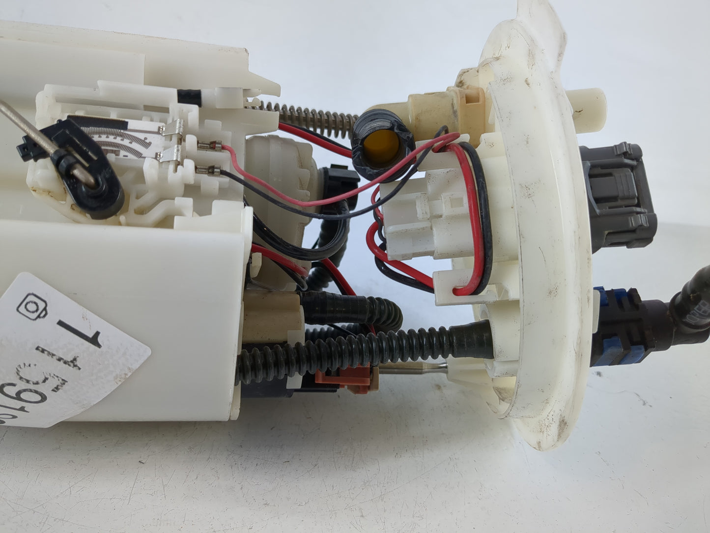 2013-2019 Ford Taurus Electrical Gas Fuel Pump Assembly - Oemusedautoparts1.com
