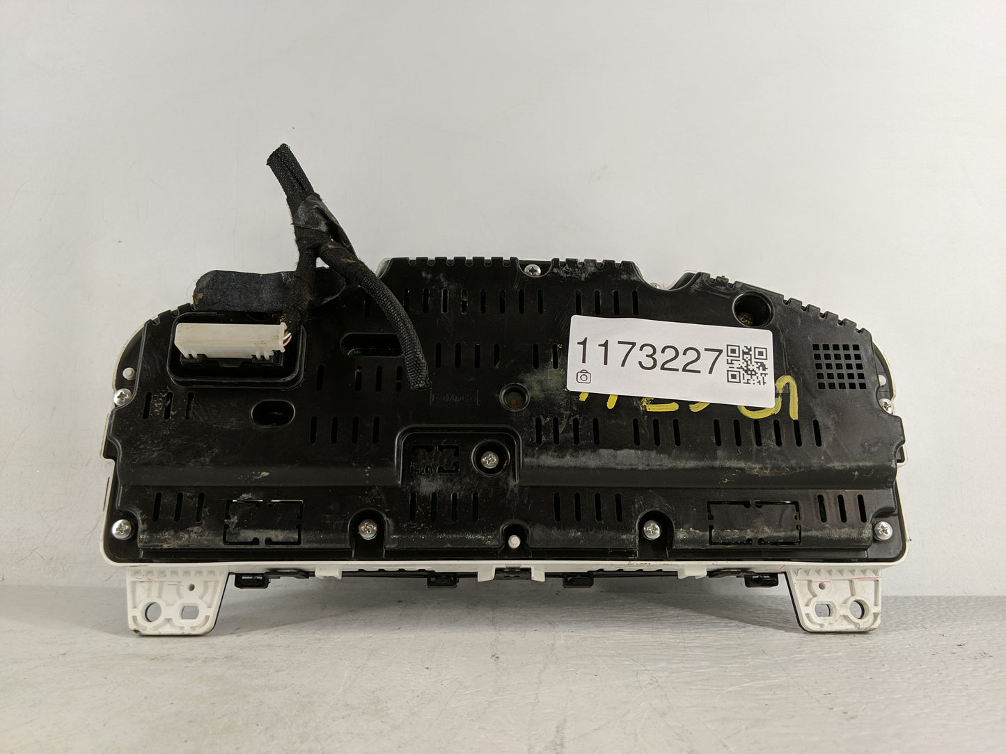 2015 Ford Taurus Instrument Cluster Speedometer Gauges P/N:FG1T-10849-AB Fits OEM Used Auto Parts - Oemusedautoparts1.com