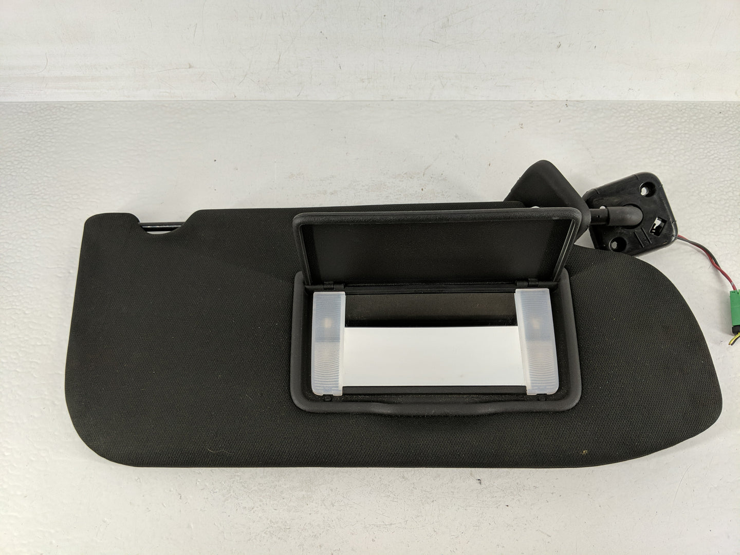 2013-2019 Ford Taurus Sun Visor Shade Replacement Passenger Right Mirror Fits OEM Used Auto Parts - Oemusedautoparts1.com