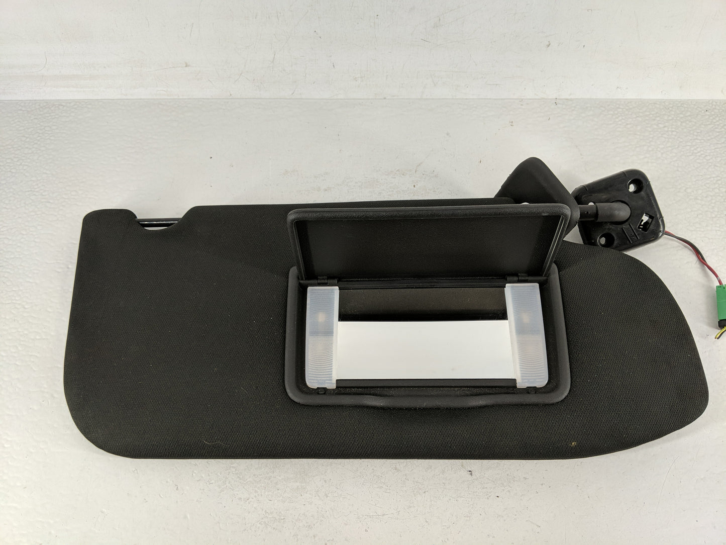 2013-2019 Ford Taurus Sun Visor Shade Replacement Passenger Right Mirror Fits OEM Used Auto Parts - Oemusedautoparts1.com