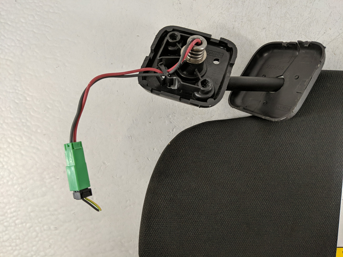 2013-2019 Ford Taurus Sun Visor Shade Replacement Passenger Right Mirror Fits OEM Used Auto Parts - Oemusedautoparts1.com