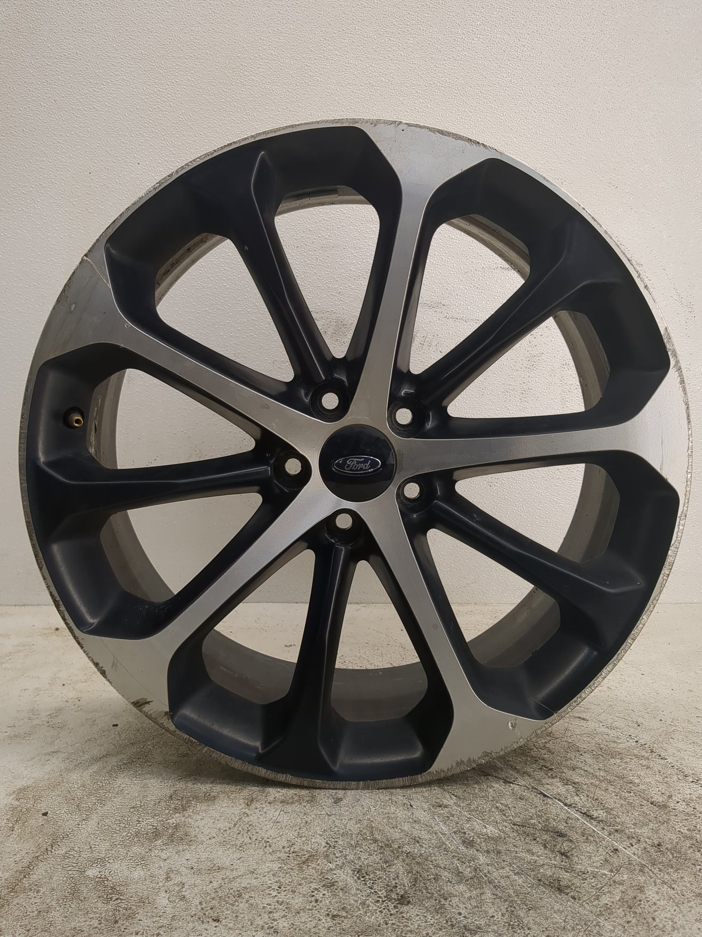 2014-2016 Ford Taurus Oem Wheel Rim - Oemusedautoparts1.com