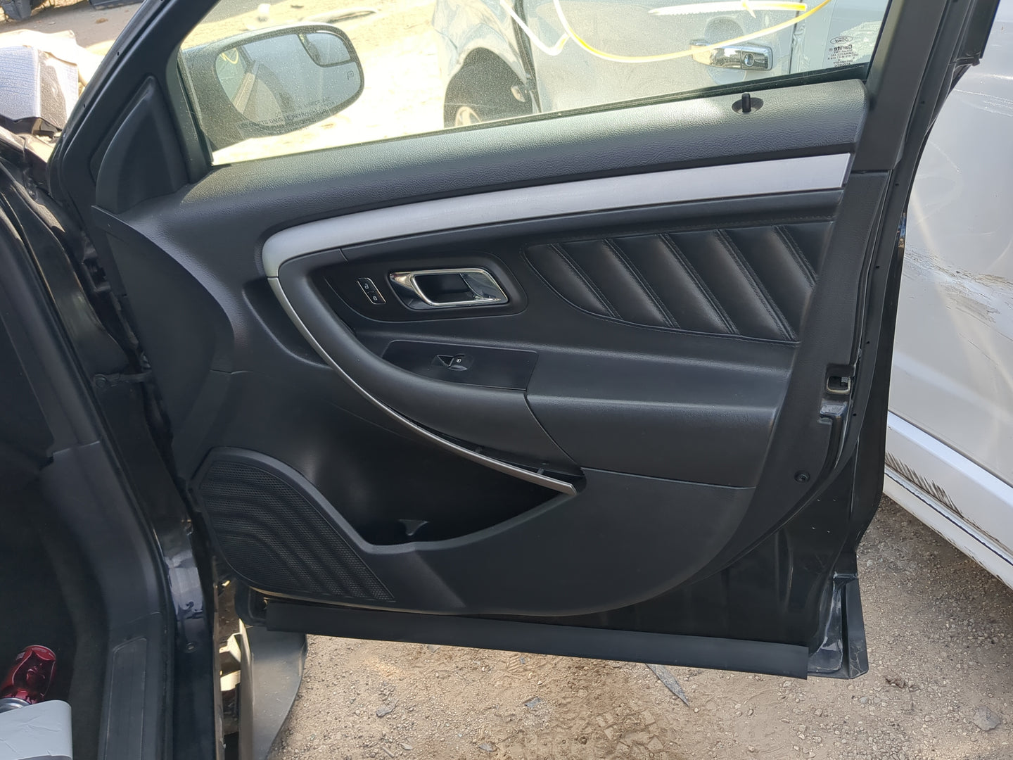 2015 Ford Taurus Front Right Passenger Interior Door Panel Trim - Oemusedautoparts1.com
