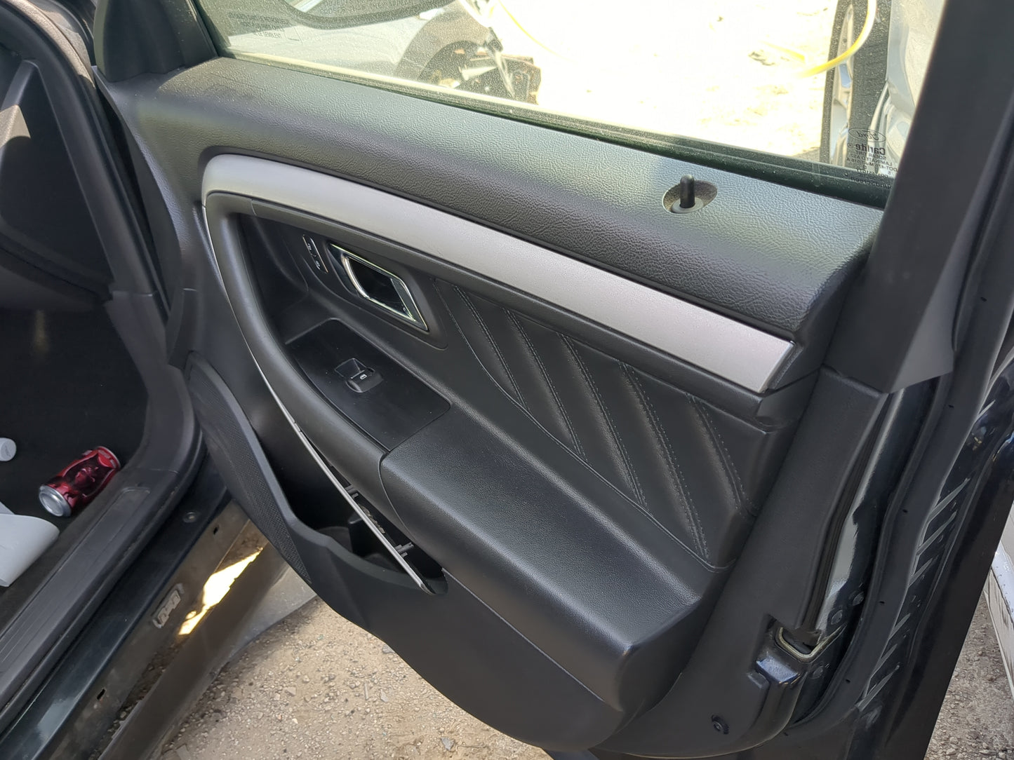 2015 Ford Taurus Front Right Passenger Interior Door Panel Trim - Oemusedautoparts1.com