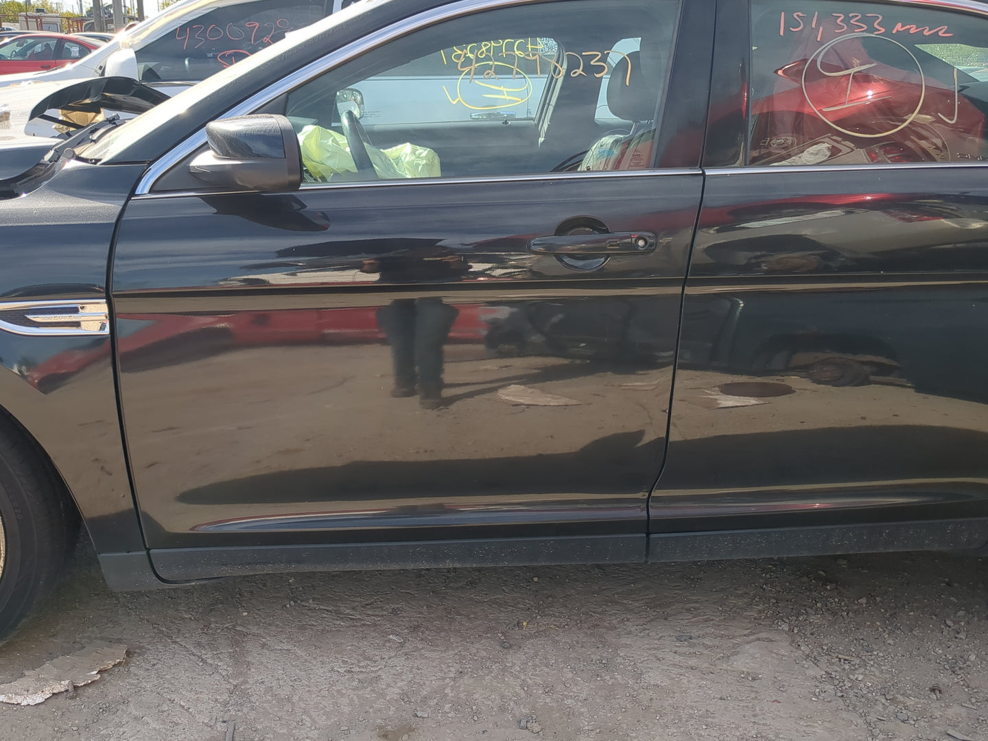 2010-2019 Ford Taurus Driver Front Door Oem - Oemusedautoparts1.com