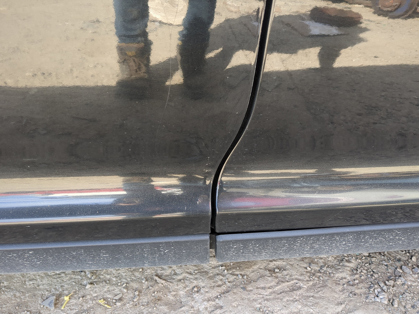 2010-2019 Ford Taurus Driver Front Door Oem 1185647 - Oemusedautoparts1.com