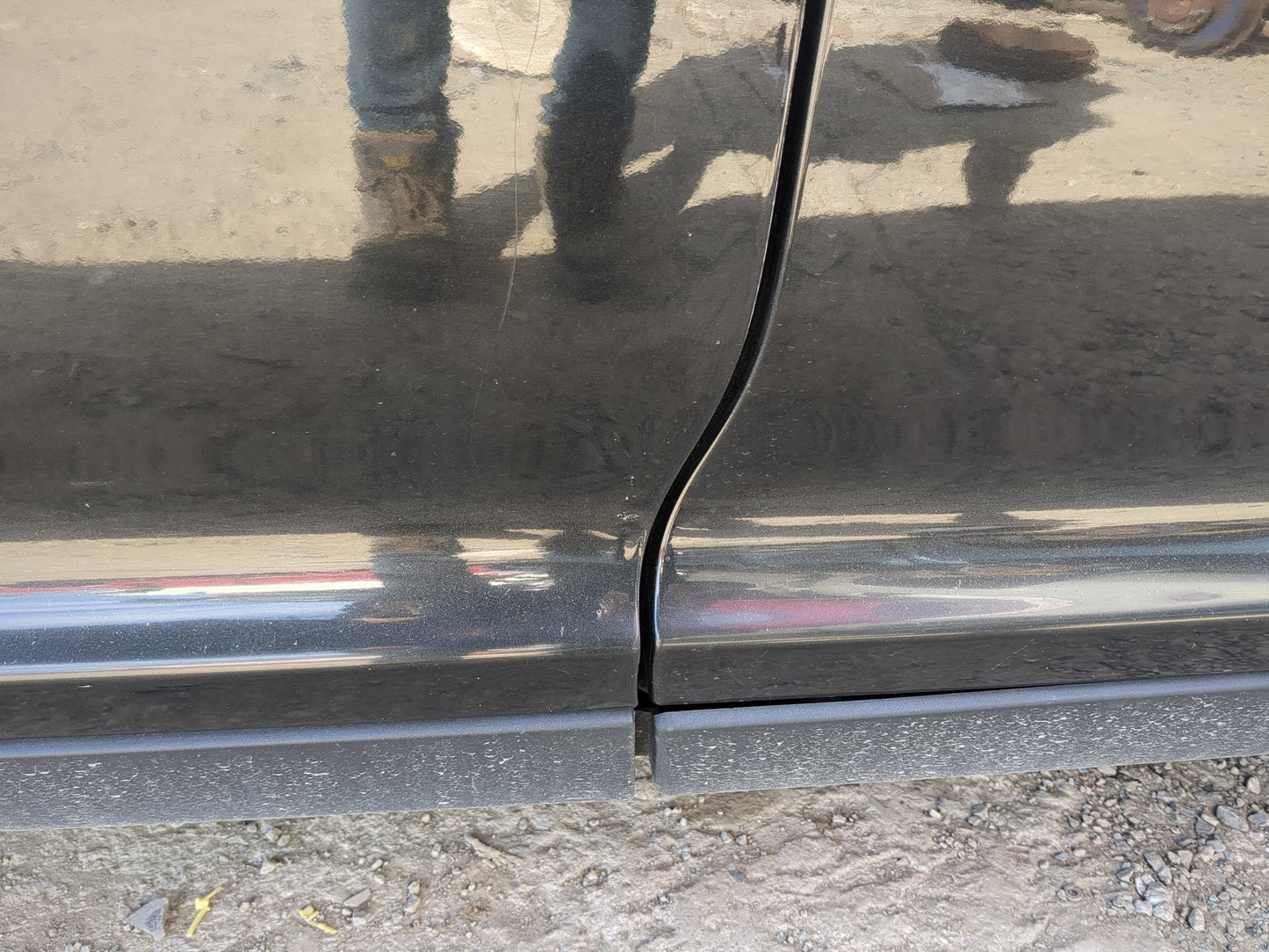 2010-2019 Ford Taurus Driver Front Door Oem 1185647 - Oemusedautoparts1.com