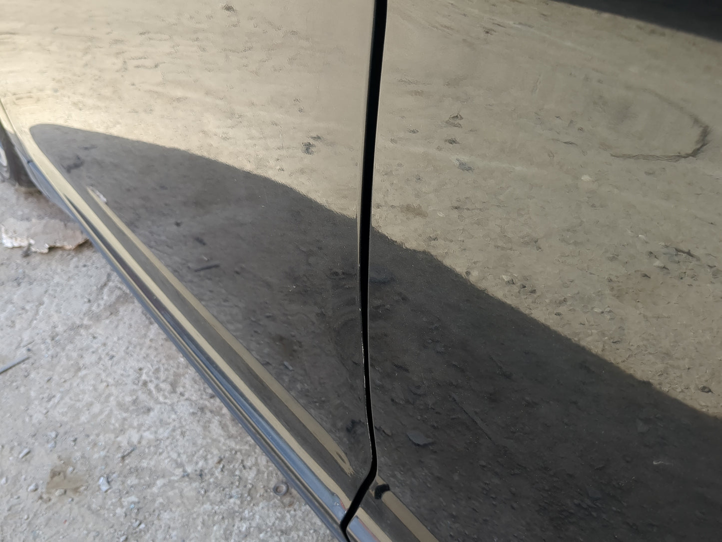 2010-2019 Ford Taurus Driver Front Door Oem 1185647 - Oemusedautoparts1.com