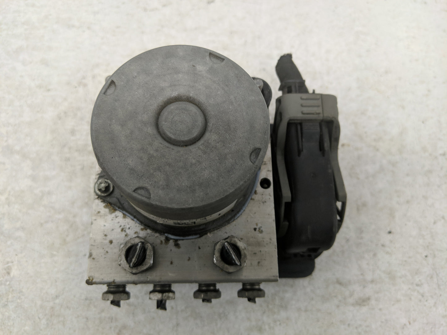 2014-2019 Ford Taurus ABS Pump Control Module Replacement P/N:FG13-2C405-A Fits Fits 2014 2015 2016 2017 2018 2019 OEM Used 