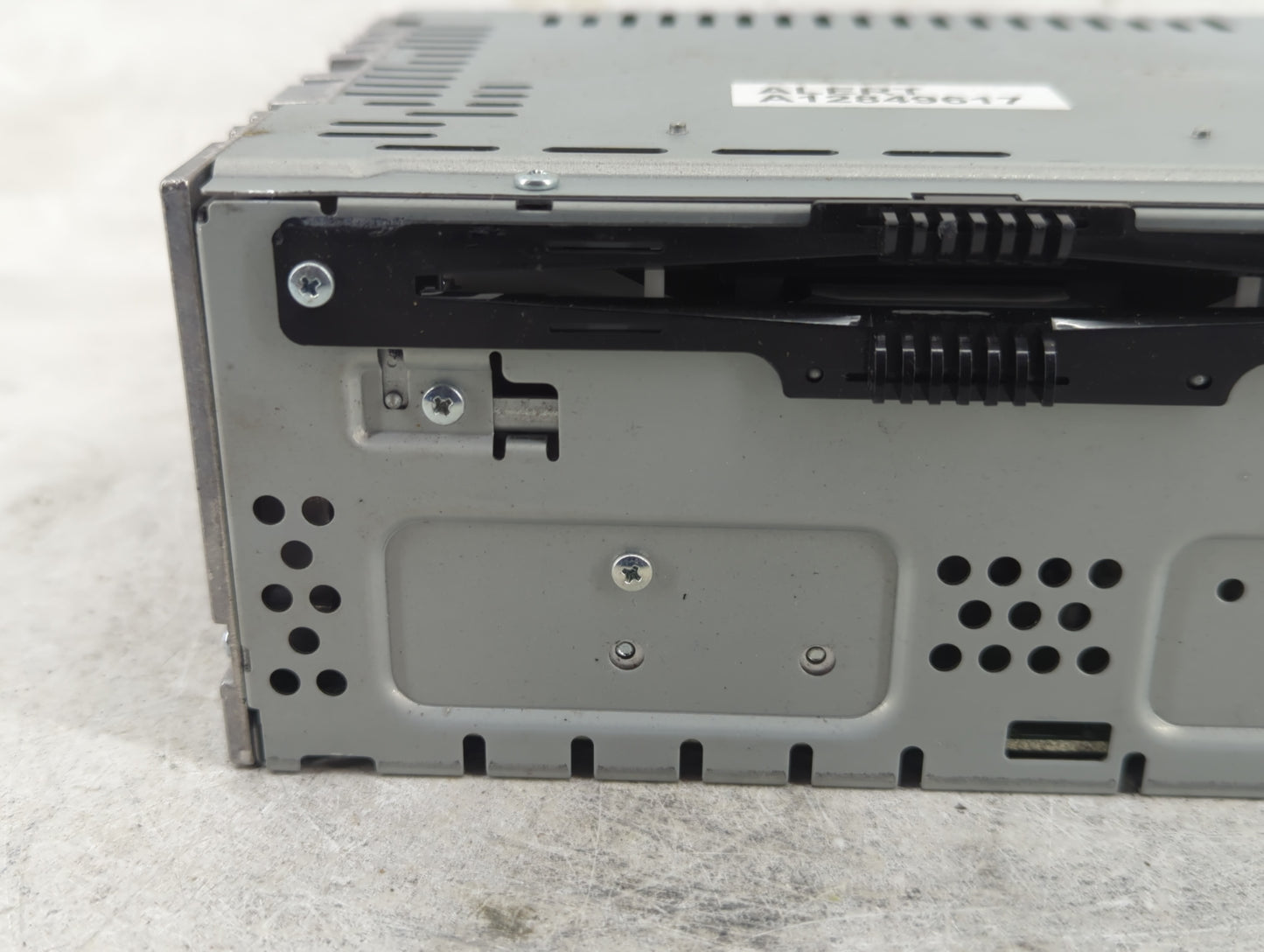2013-2015 Ford Taurus Radio AM FM Cd Player Receiver Replacement P/N:DG1T-19C107-FD Fits Fits 2013 2014 2015 OEM Used Auto P