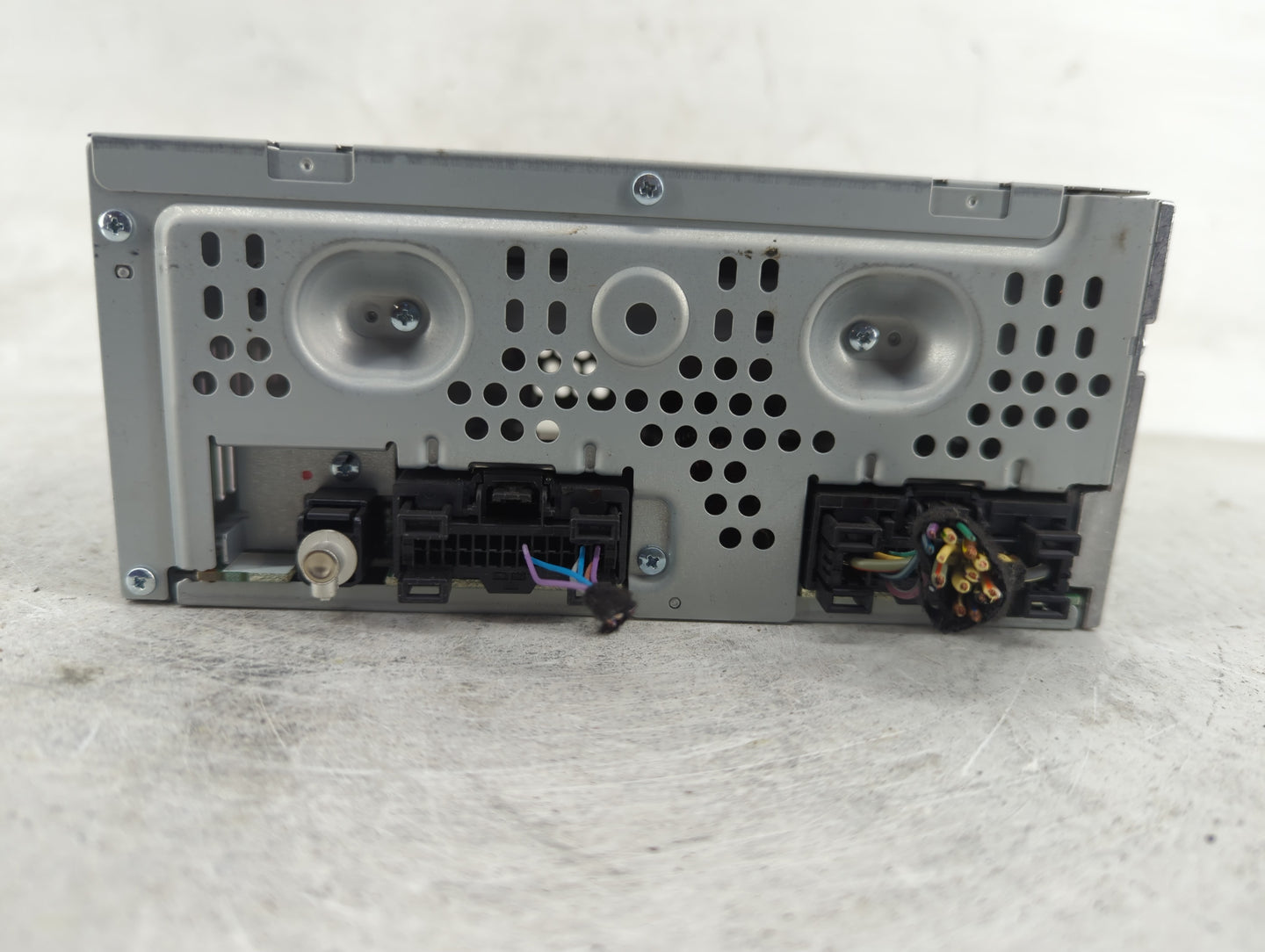 2013-2015 Ford Taurus Radio AM FM Cd Player Receiver Replacement P/N:DG1T-19C107-FD Fits Fits 2013 2014 2015 OEM Used Auto P