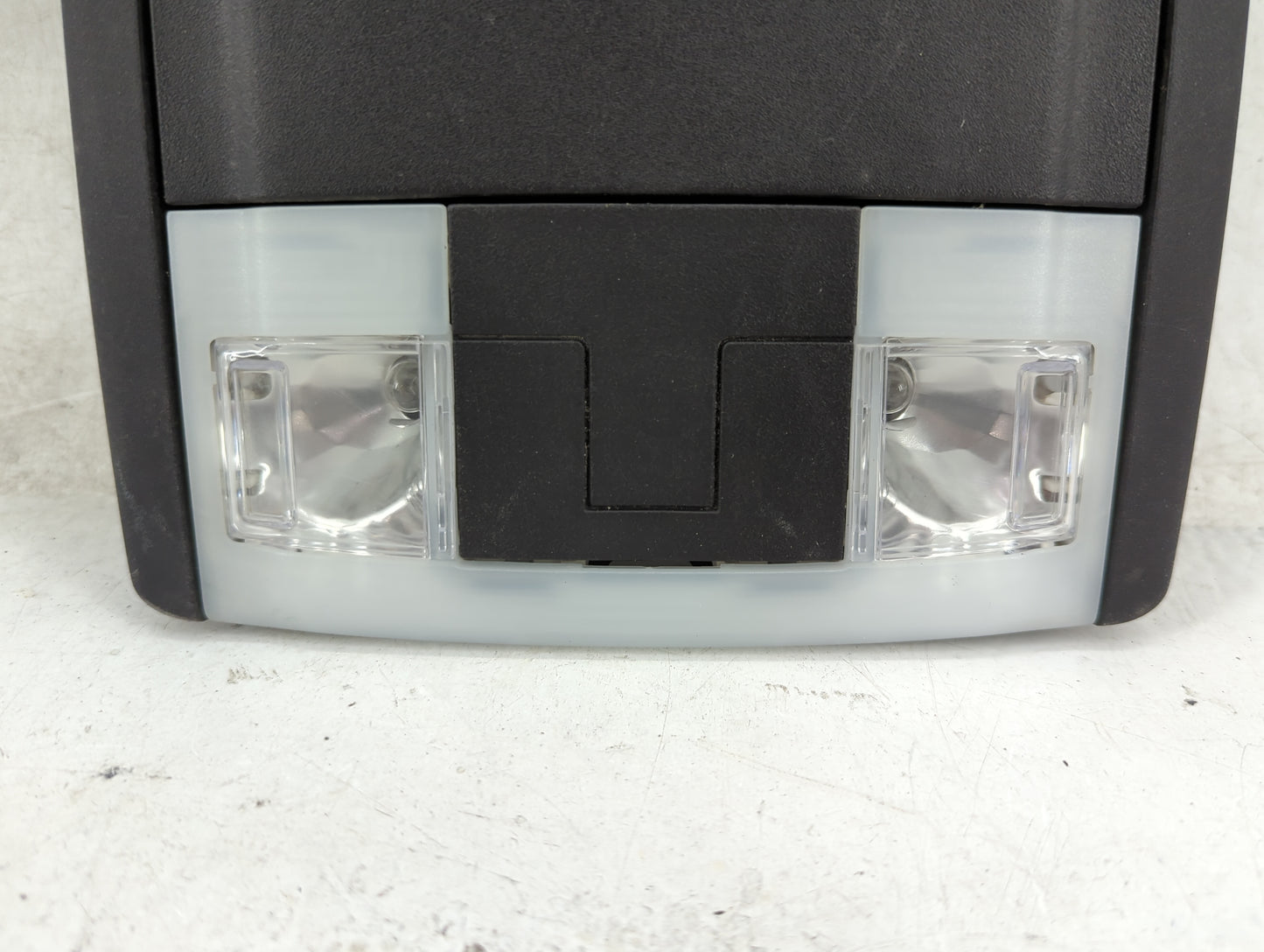 2013-2019 Ford Taurus Overhead Roof Console 1392432 - Oemusedautoparts1.com