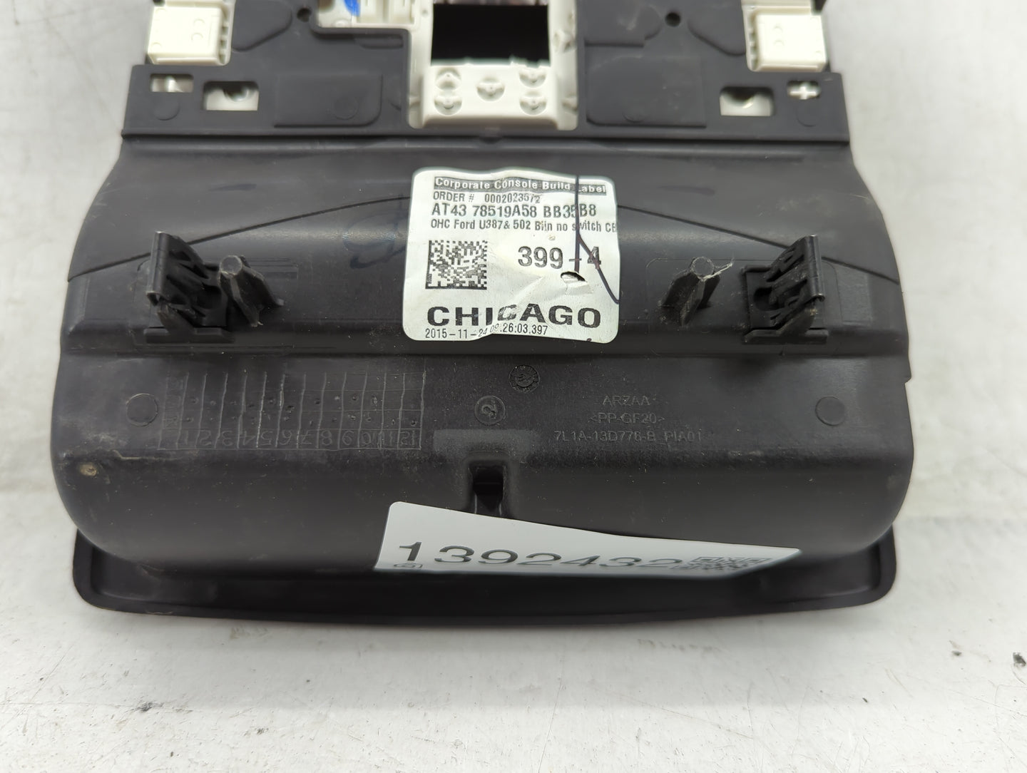 2013-2019 Ford Taurus Overhead Roof Console 1392432 - Oemusedautoparts1.com
