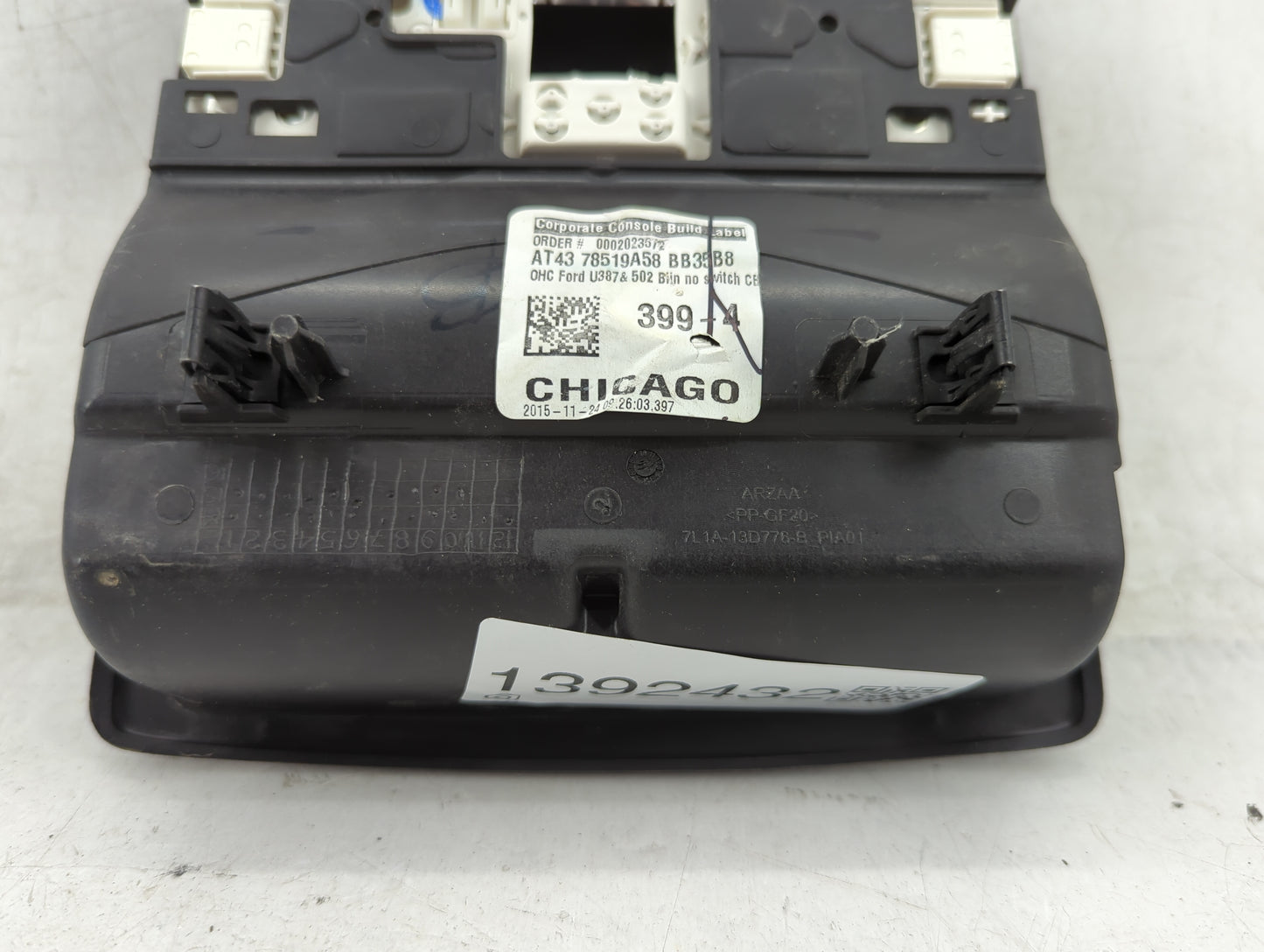 2013-2019 Ford Taurus Overhead Roof Console 1392432 - Oemusedautoparts1.com