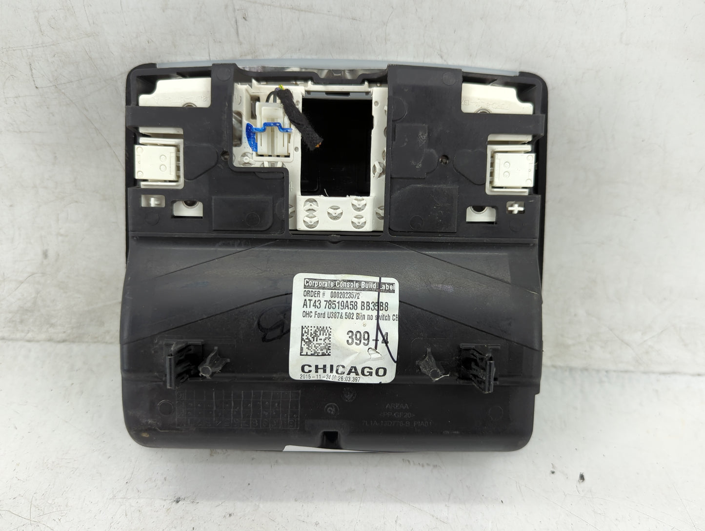 2013-2019 Ford Taurus Overhead Roof Console 1392432 - Oemusedautoparts1.com
