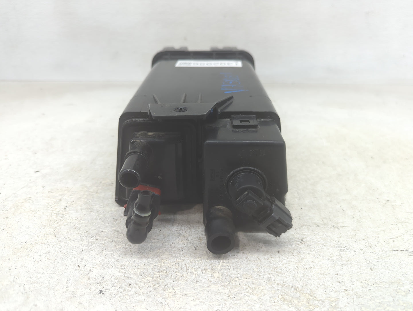 2015 Ford Taurus Fuel Vapor Charcoal Canister 1392956 - Oemusedautoparts1.com
