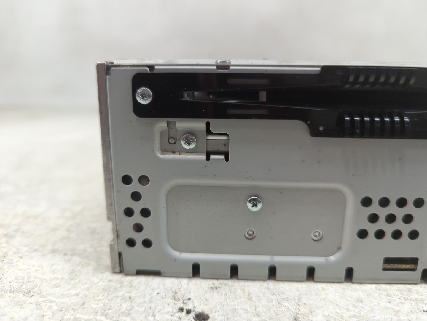 2013-2015 Ford Taurus Radio AM FM Cd Player Receiver Replacement P/N:CQ-JJ32E0UMB Fits Fits 2013 2014 2015 OEM Used Auto Par