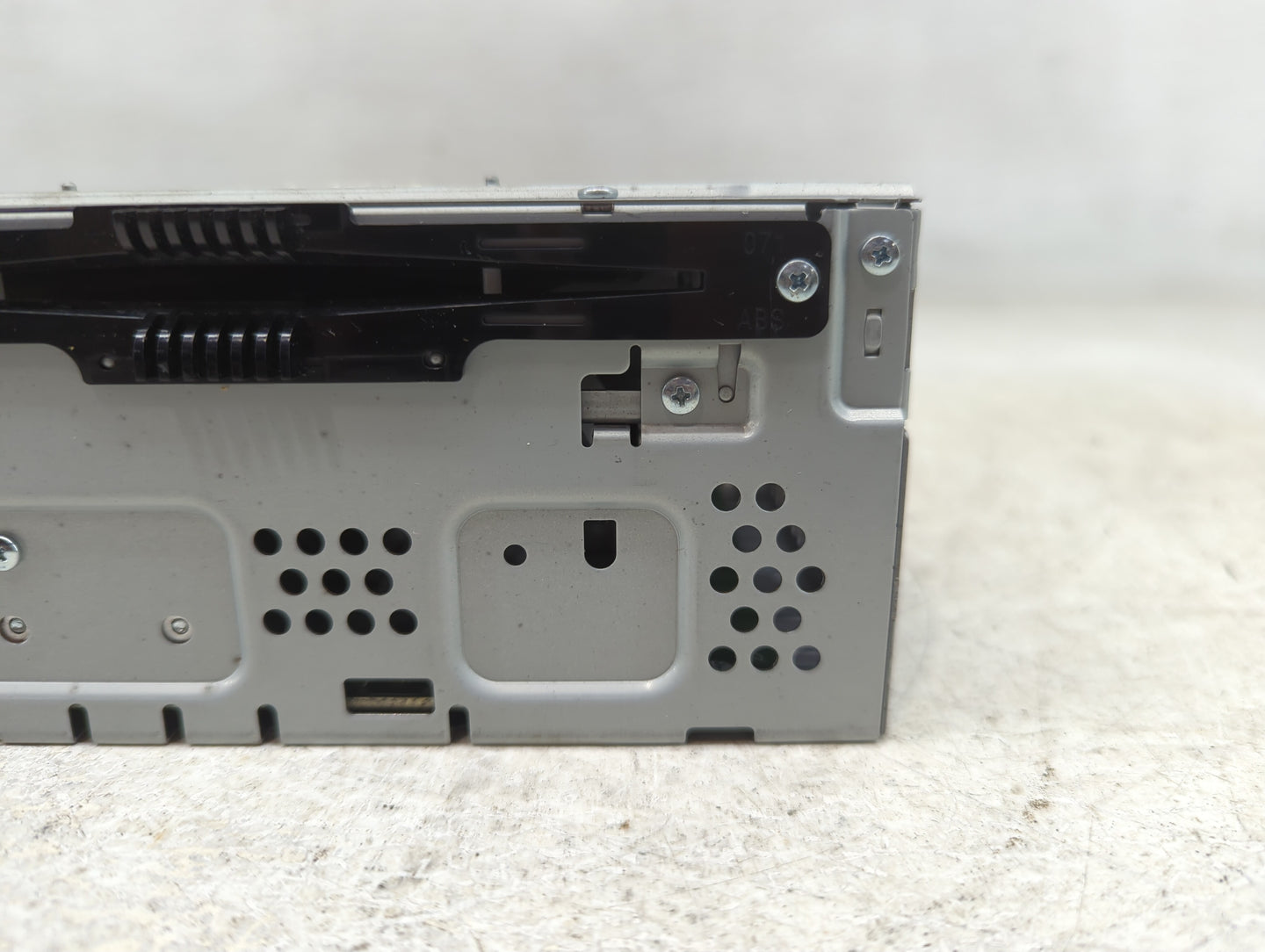 2013-2015 Ford Taurus Radio AM FM Cd Player Receiver Replacement P/N:CQ-JJ32E0UMB Fits Fits 2013 2014 2015 OEM Used Auto Par