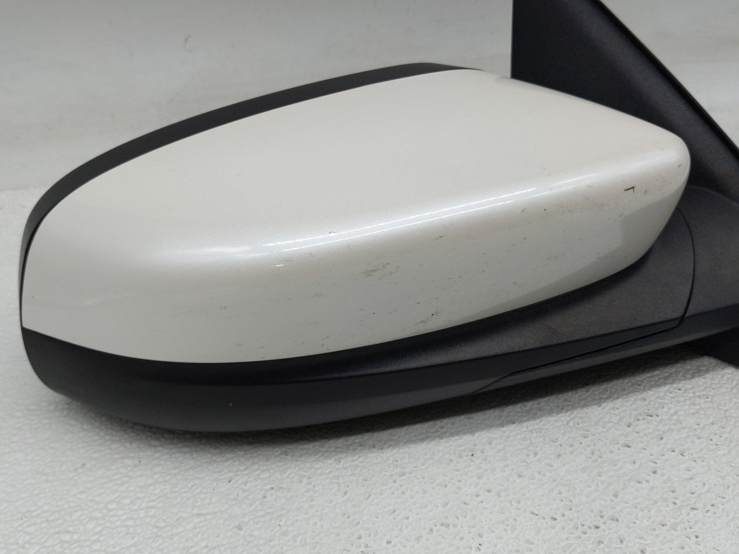 2010-2019 Ford Taurus Passenger Side View Mirror - Right Door Mirror OEM Used - Oemusedautoparts1.com