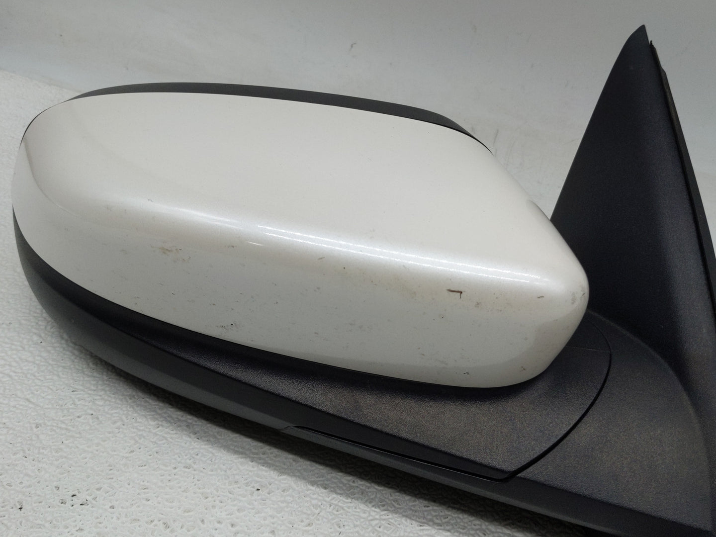 2010-2019 Ford Taurus Passenger Side View Mirror - Right Door Mirror OEM Used - Oemusedautoparts1.com