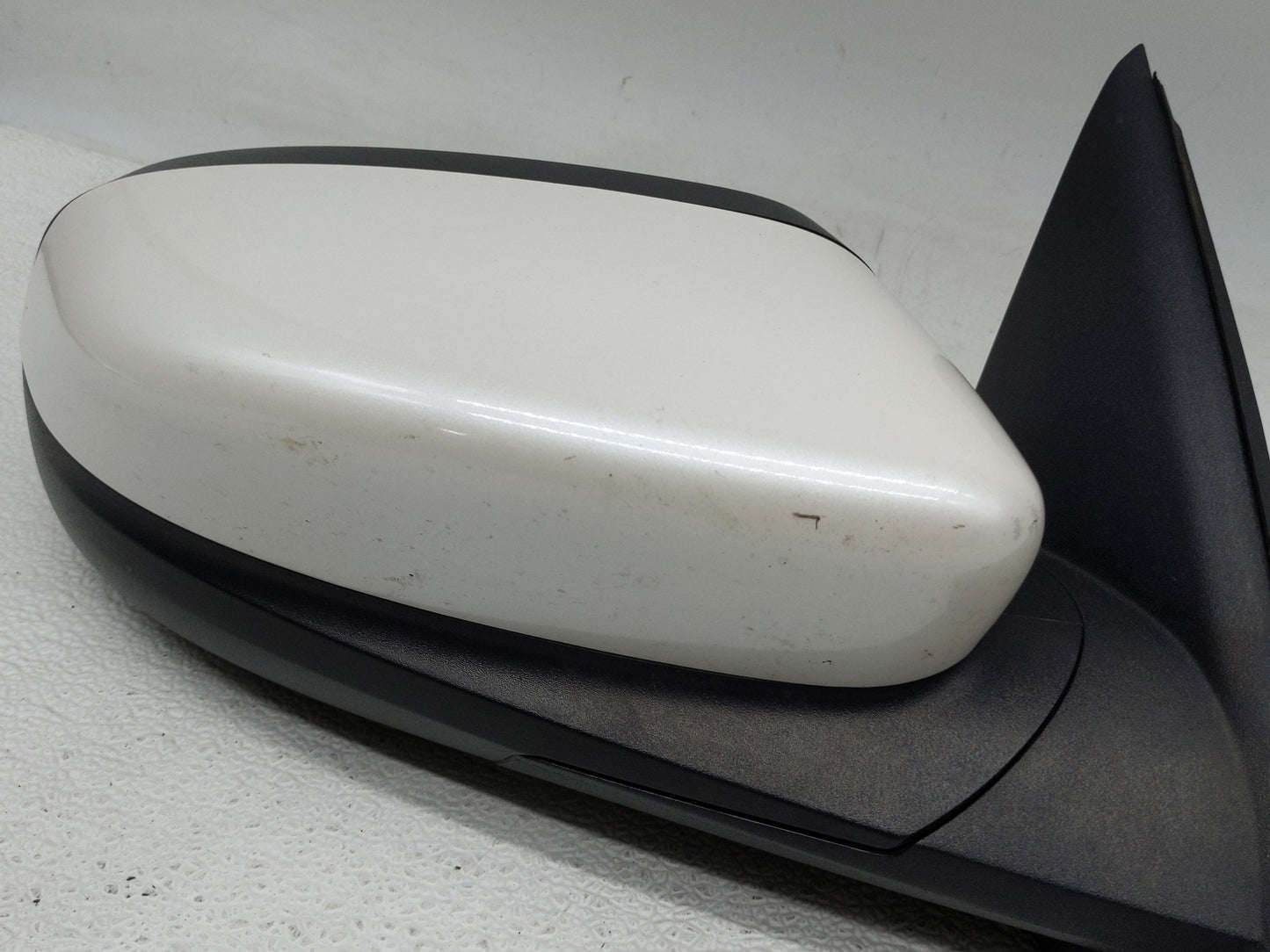 2010-2019 Ford Taurus Passenger Side View Mirror - Right Door Mirror OEM Used - Oemusedautoparts1.com