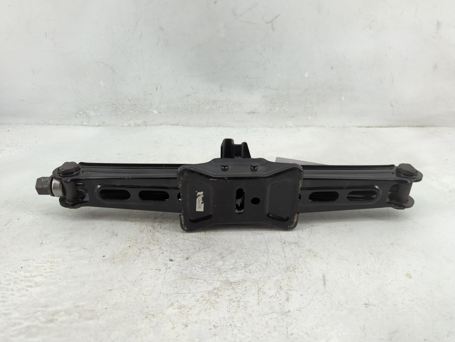 2015 Ford Taurus Spare Scissor Car Jack 1396485 - Oemusedautoparts1.com