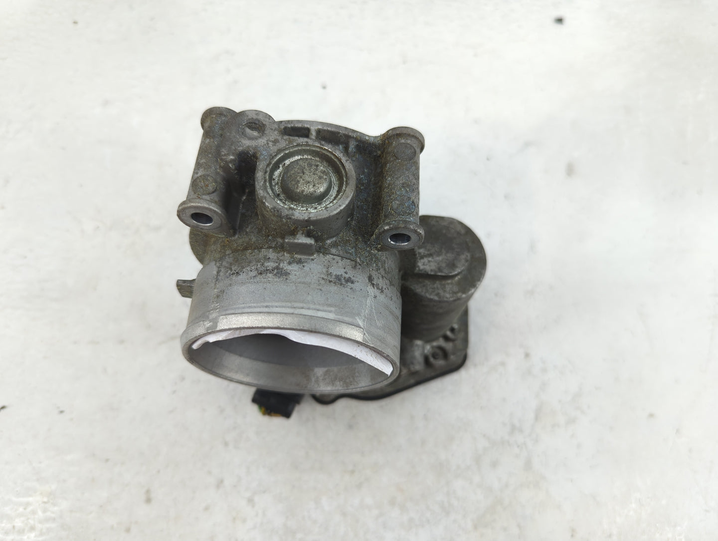 2013-2019 Ford Taurus Throttle Body P/N:AT4E-9F991-EH Fits Fits 2011 2012 2013 2014 2015 2016 2017 2018 2019 OEM Used Auto P