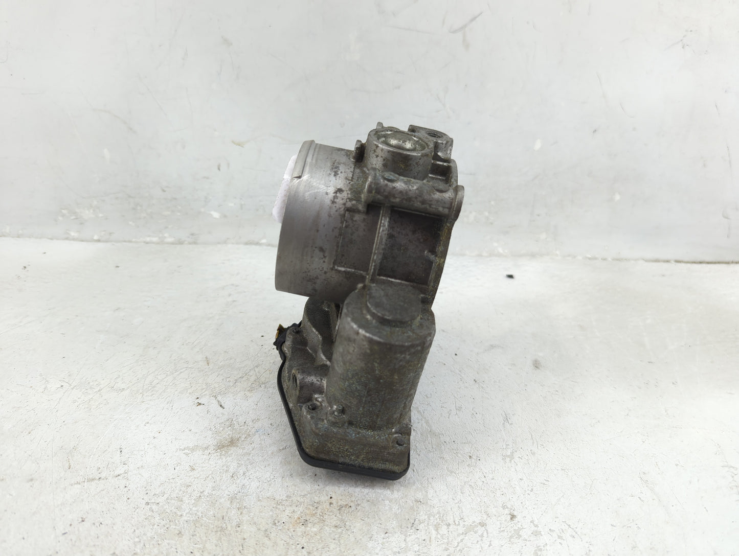 2013-2019 Ford Taurus Throttle Body P/N:AT4E-9F991-EH Fits Fits 2011 2012 2013 2014 2015 2016 2017 2018 2019 OEM Used Auto P