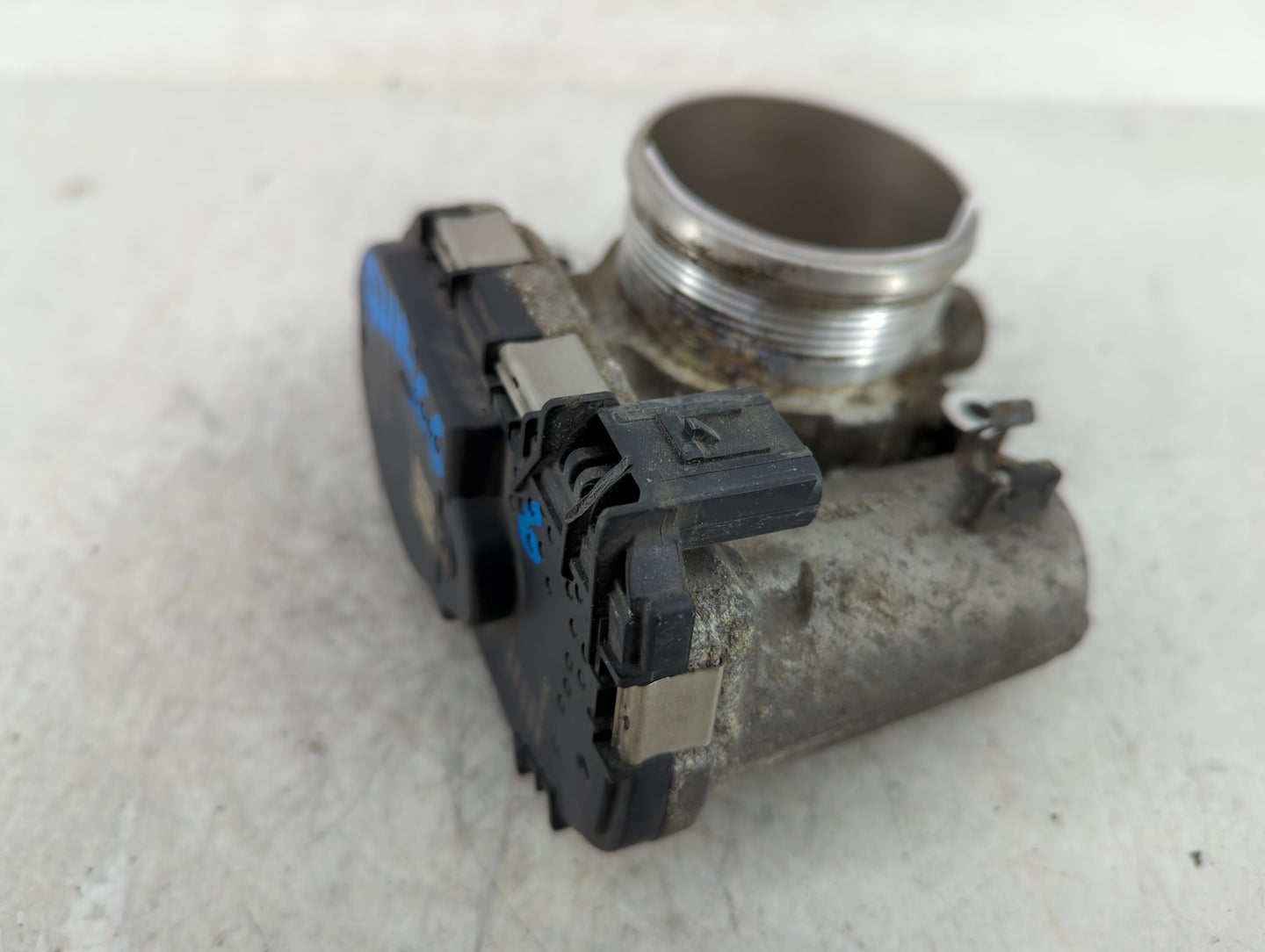2013-2017 Ford Taurus Throttle Body P/N:CM5E-9F991-AD Fits Fits 2012 2013 2014 2015 2016 2017 OEM Used Auto Parts - Oemuseda