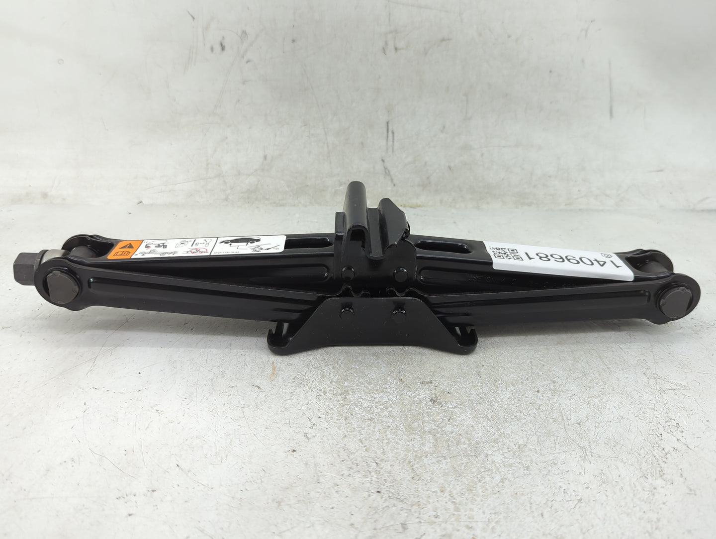 2015 Ford Taurus Spare Scissor Car Jack 1409681 - Oemusedautoparts1.com