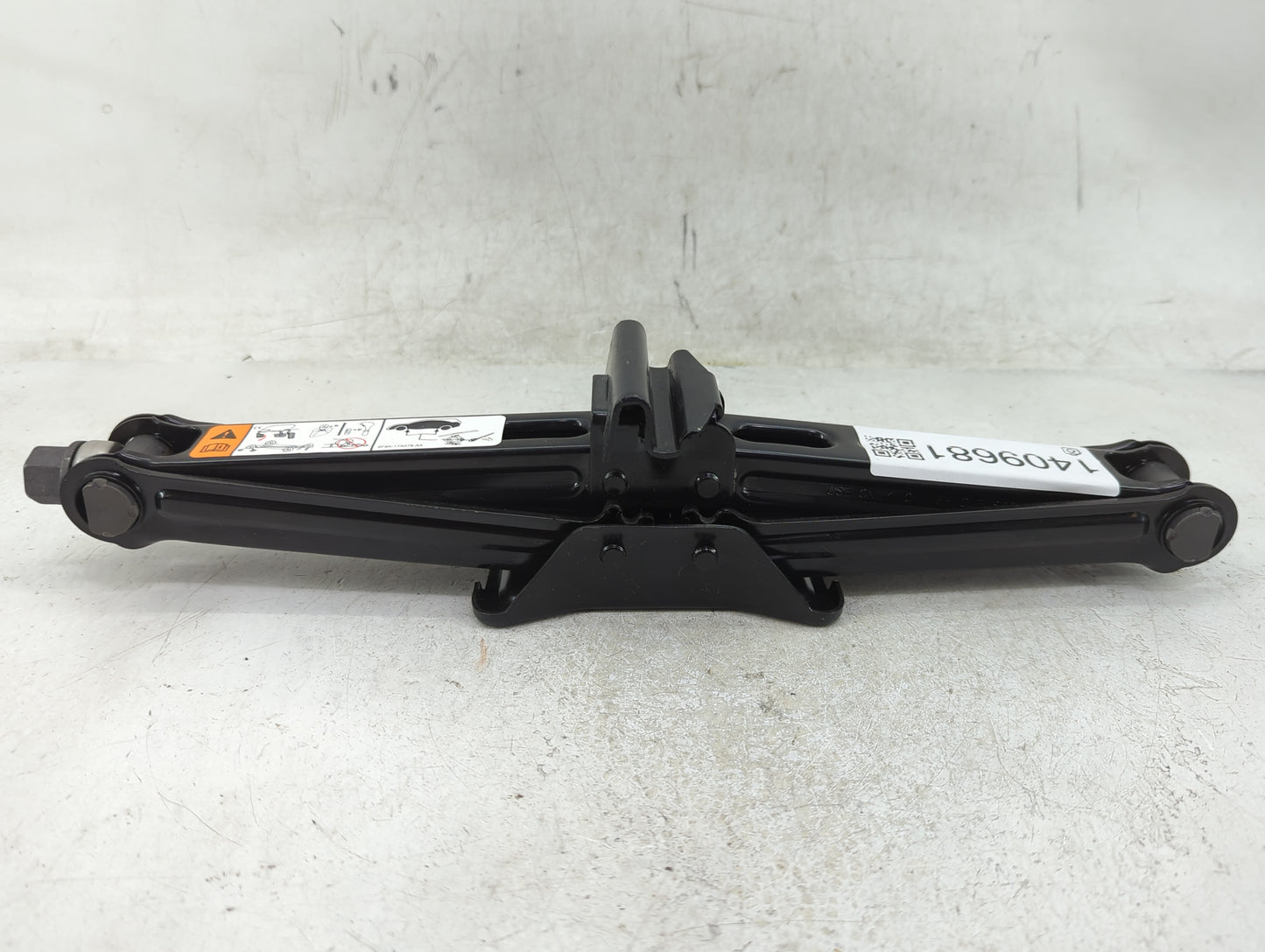 2015 Ford Taurus Spare Scissor Car Jack 1409681 - Oemusedautoparts1.com