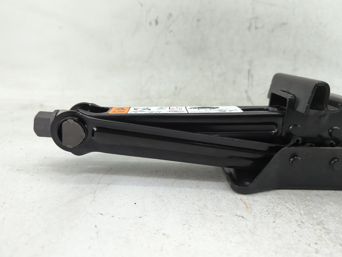 2015 Ford Taurus Spare Scissor Car Jack 1409681 - Oemusedautoparts1.com
