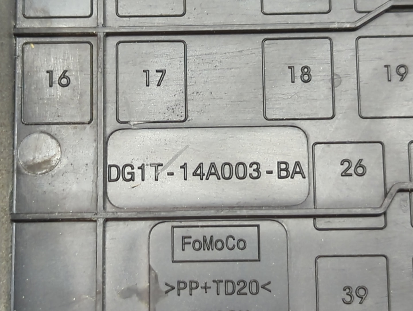 2013-2016 Ford Taurus Fusebox Fuse Box Panel Relay Module P/N:DG1T-14A003-BA Fits Fits 2013 2014 2015 2016 OEM Used Auto Par