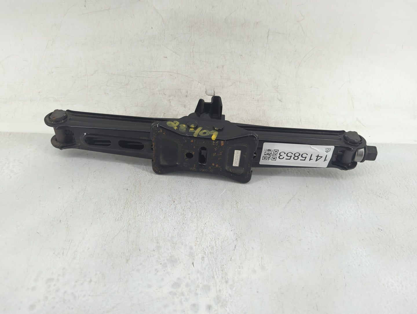 2015 Ford Taurus Spare Scissor Car Jack - Oemusedautoparts1.com