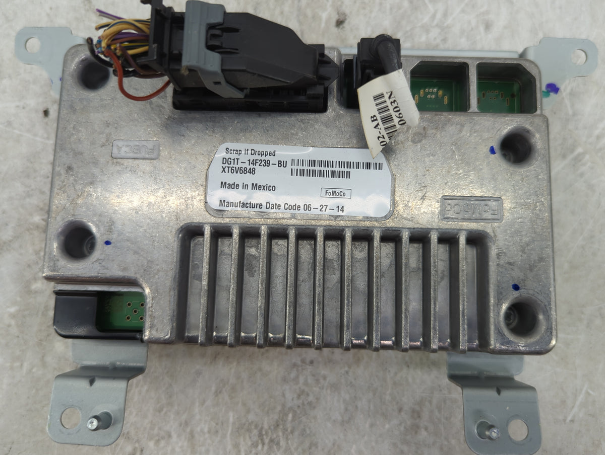 2014-2019 Ford Taurus Radio AM FM Cd Player Receiver Replacement P/N:DG1T-14F239-BU XT6V6848 Fits OEM Used Auto Parts - Oemu