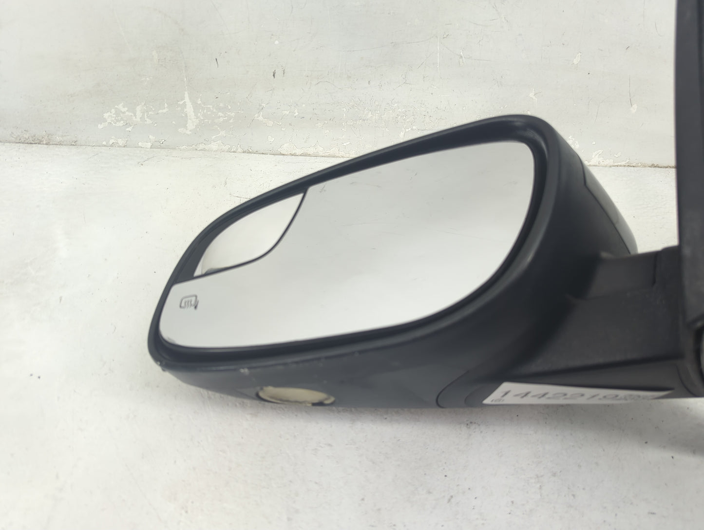 2010-2019 Ford Taurus Driver Side View Mirror - Left Door Mirror OEM Used - Oemusedautoparts1.com