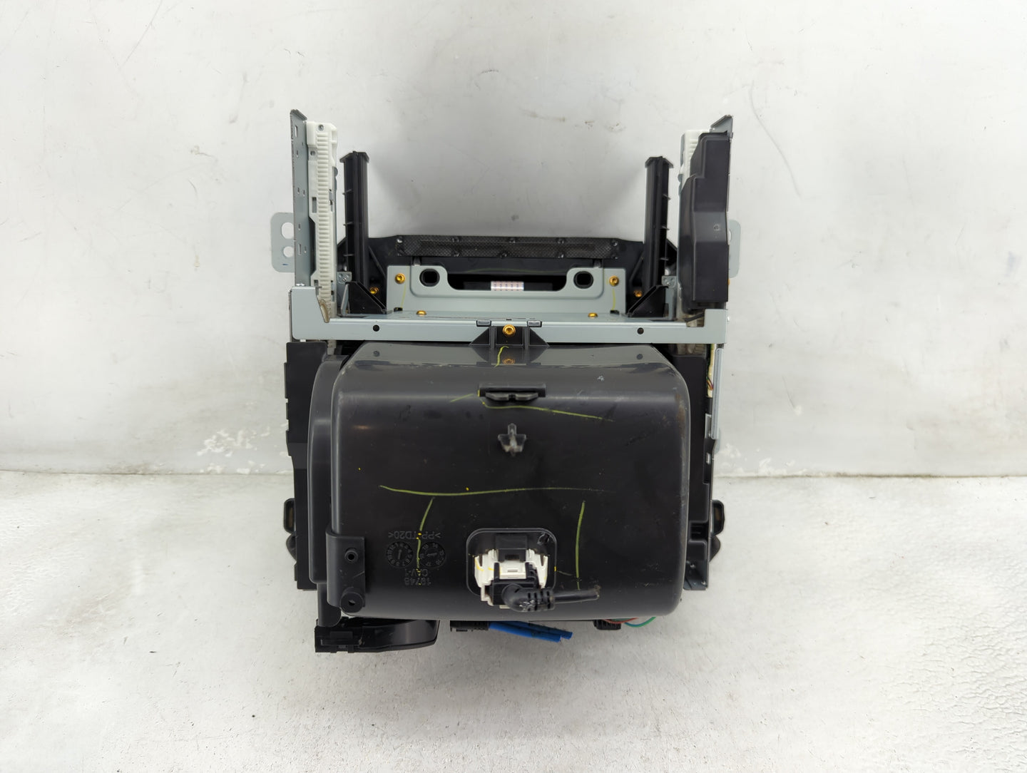 2015 Ford Taurus Radio AM FM Cd Player Receiver Replacement P/N:55N1D5000C Fits OEM Used Auto Parts - Oemusedautoparts1.com