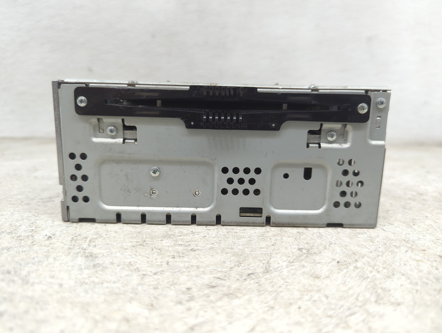 2013-2015 Ford Taurus Radio AM FM Cd Player Receiver Replacement P/N:DG1T-19C107-JD Fits Fits 2013 2014 2015 OEM Used Auto P