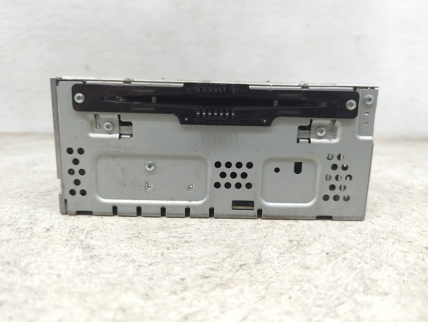 2013-2015 Ford Taurus Radio AM FM Cd Player Receiver Replacement P/N:DG1T-19C107-JD Fits Fits 2013 2014 2015 OEM Used Auto P