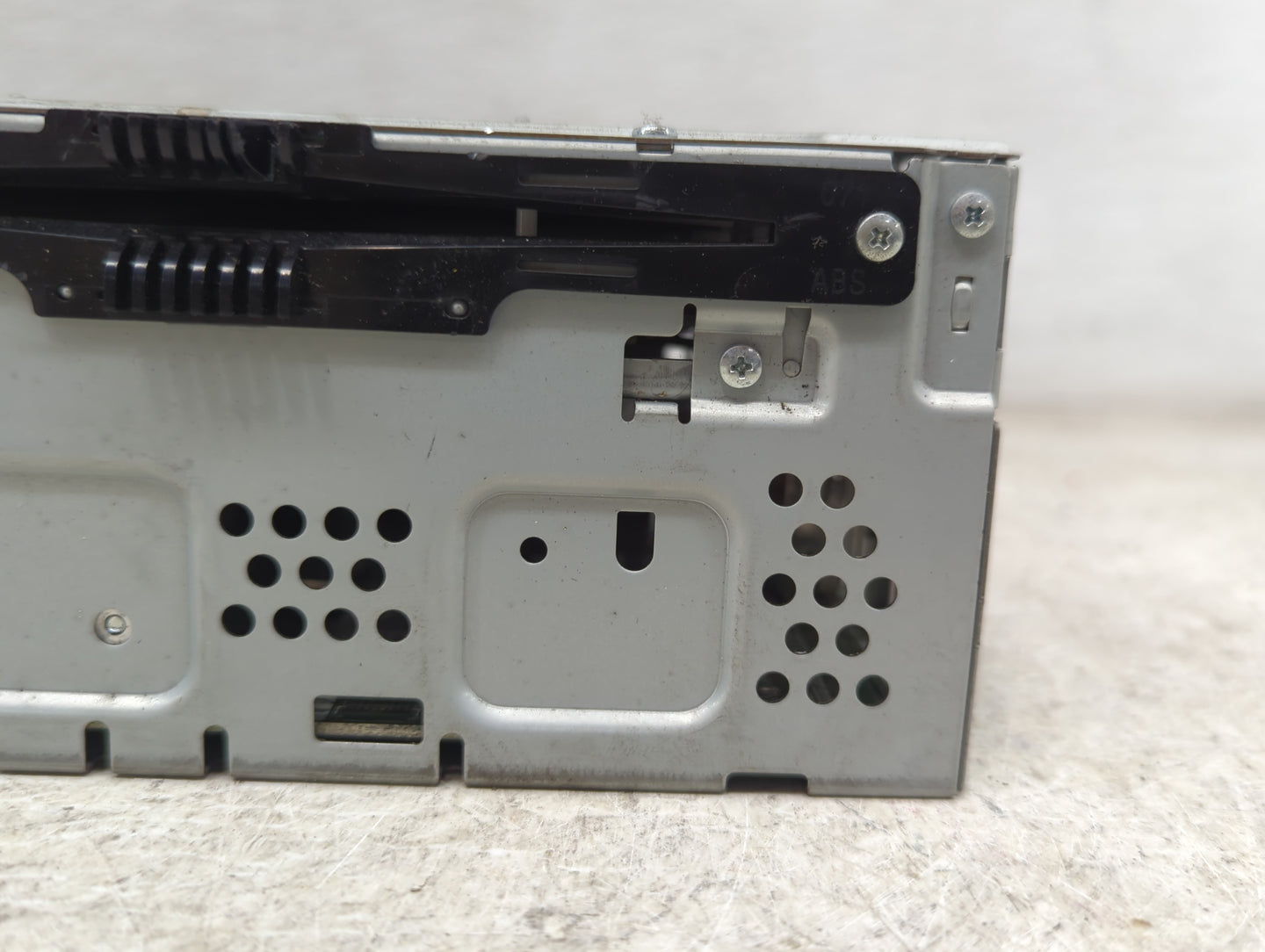 2013-2015 Ford Taurus Radio AM FM Cd Player Receiver Replacement P/N:DG1T-19C107-JD Fits Fits 2013 2014 2015 OEM Used Auto P