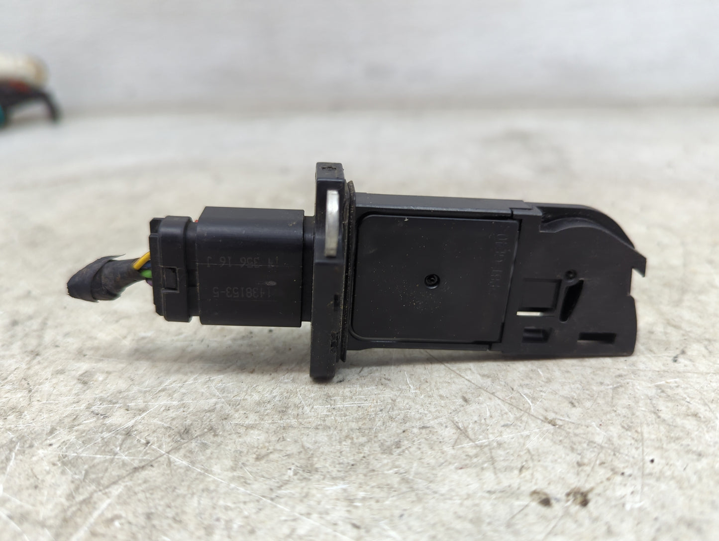 2013-2016 Ford Taurus Mass Air Flow Meter Maf 1485474 - Oemusedautoparts1.com